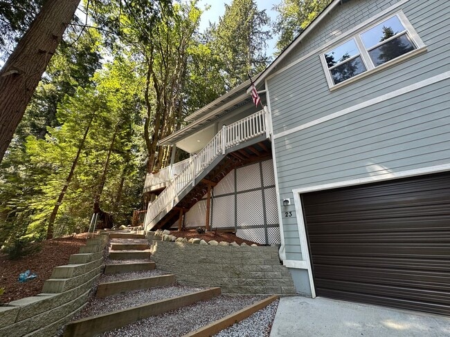 23 Spring Ct