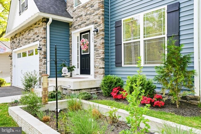 Photo - 722 Whitneys Landing Dr