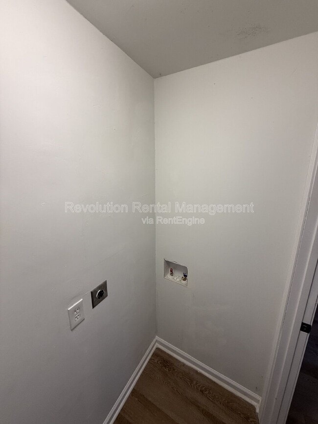 Photo - 2011 W Starmount Way