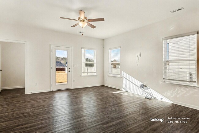 Photo - 103 W Tecoma Ln