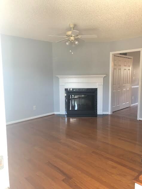 Photo - 2320 Vineyard Dr