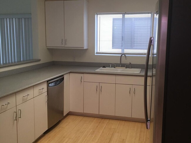 Building Photo - 223 Market St Unit 223B