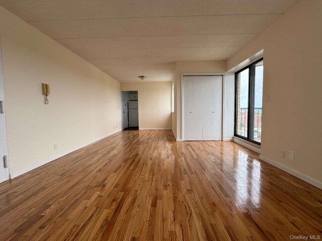 Building Photo - 145-18 34th Ave Unit 3D Rental