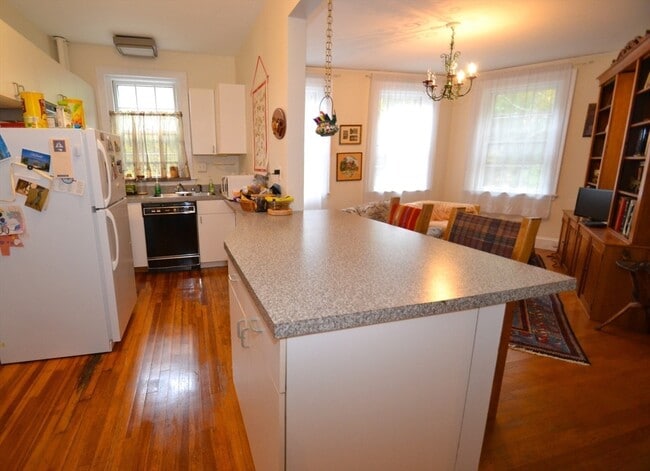 Photo - 86 Buckingham St Unidad 32