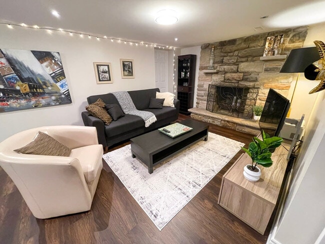 Photo - 53 Lilian Dr Unit ID1039208P