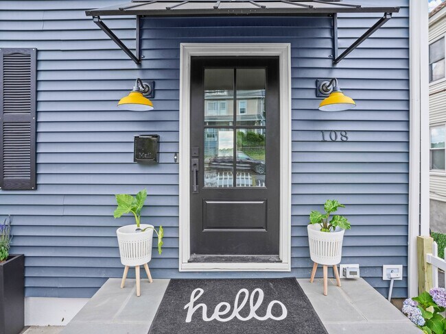 Photo - 108 Henry St