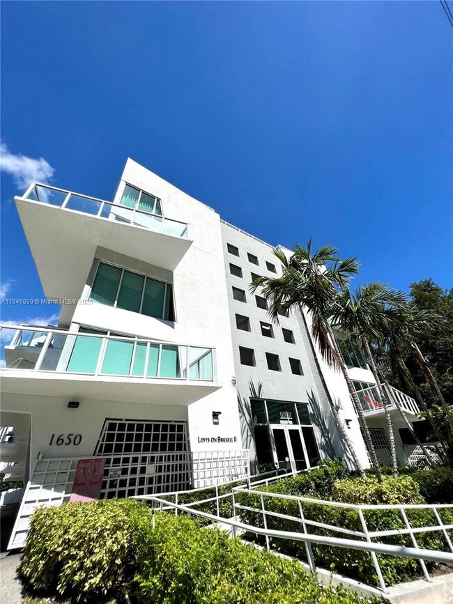 Photo - 1650 Brickell Ave Unit 205