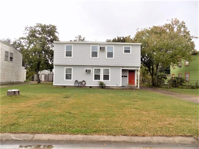 Building Photo - 1111 3rd Ave N Rental
