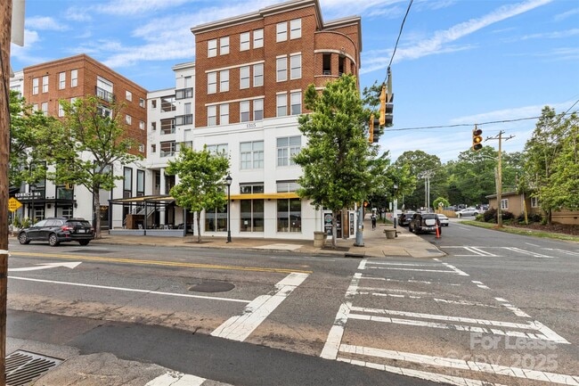 Building Photo - 1315 East Blvd Unit 322