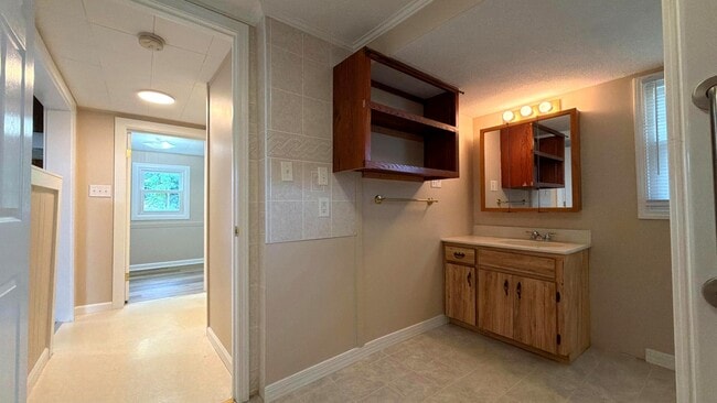 Photo - 540 Oakwood St
