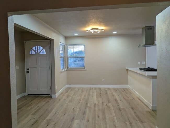 Photo - Nice 3 bedroom 2 bathroom Clovis home with...