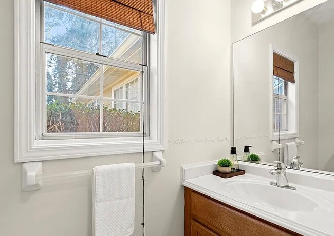 Photo - 4235 Marjorie Rd SW