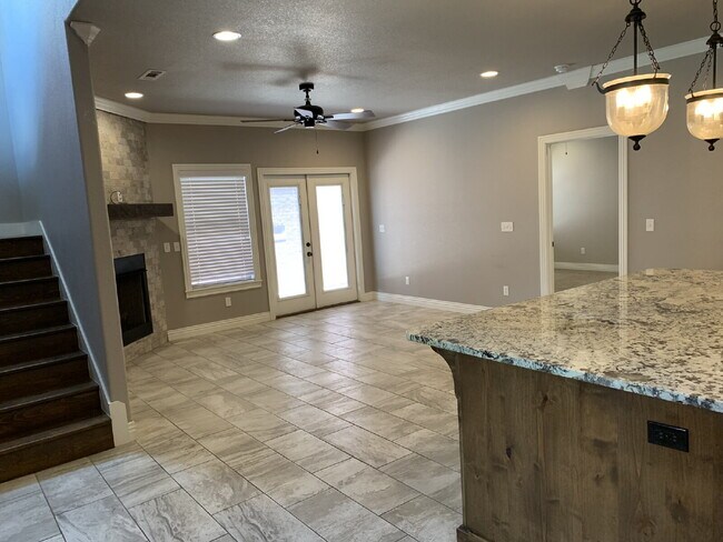 547 N Salem Rd