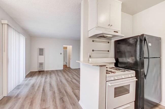 1705 Purdue Ave Unit 08