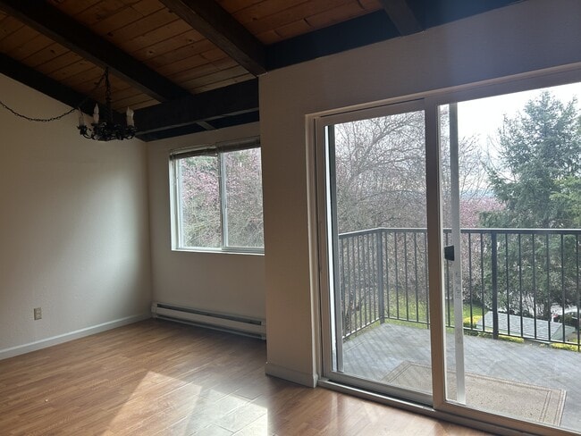 Photo - 15280 Macadam Rd S