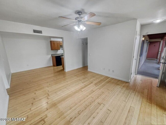 Photo - 3357 N Country Club Rd Unidad # 14