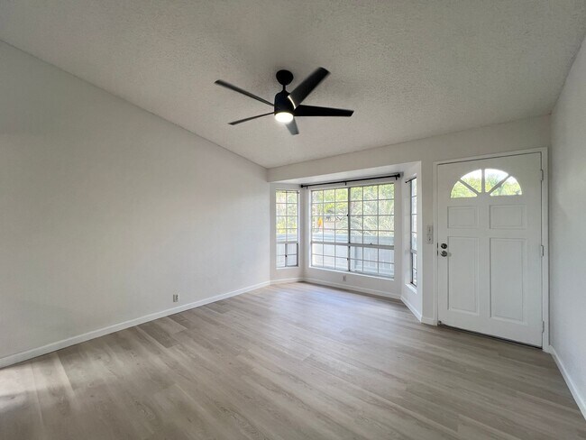 Photo - Crosspointe #12T