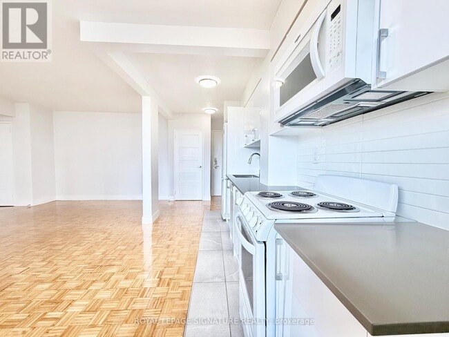 Photo - 276 St George St Unit 809