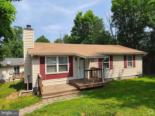 Building Photo - 636 York Ln SE Rental