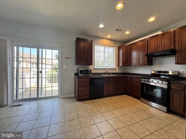 Photo - 636 Tantallon Ct