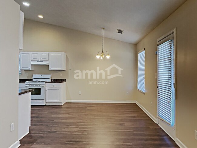 Photo - 536 Sydney Walk Ln Casa