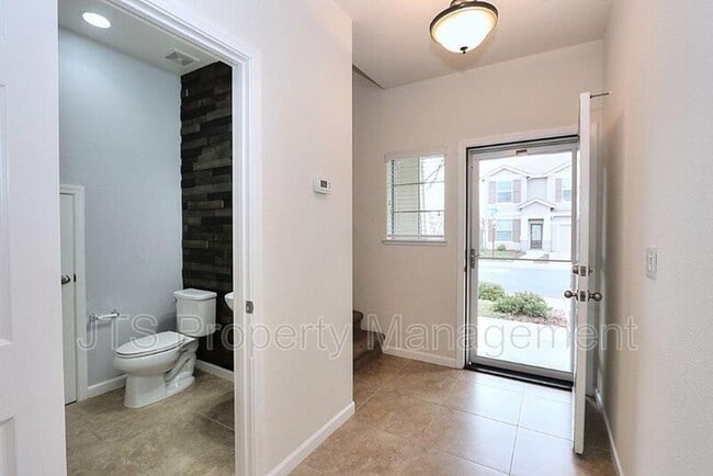 Photo - 9200 Rioja St