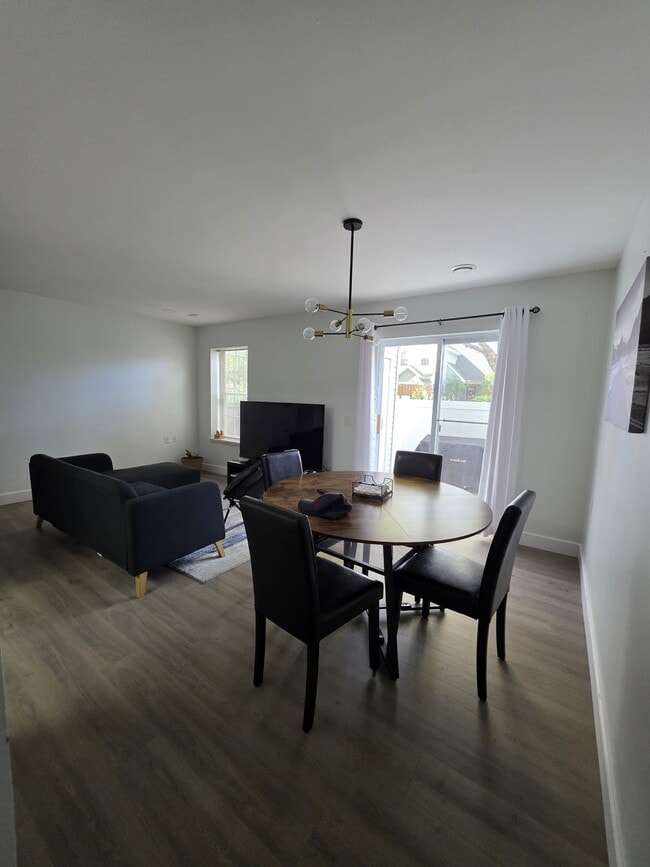 Building Photo - 5701 Lavender Plaza Unit A