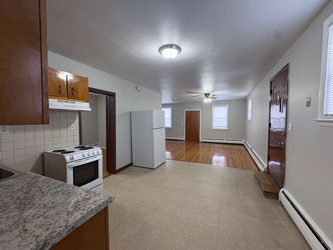 Photo - 514 Main St Unit 1