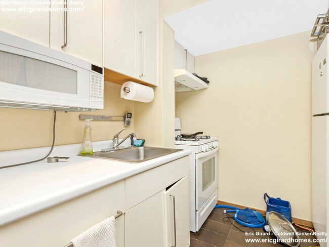 Photo - 170 Rawson Rd Unit 2