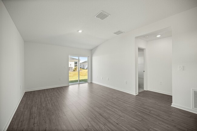 Photo - 3155 NE 38th St