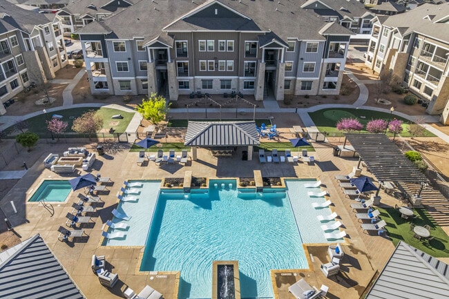 The Woodford on Mockingbird