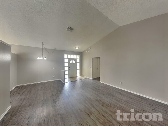 Photo - 778 Birgham Pl