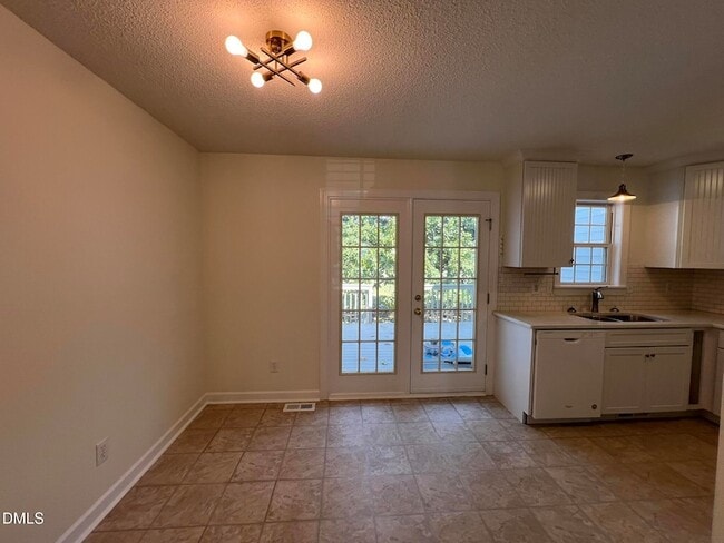 1722 Stroll Cir