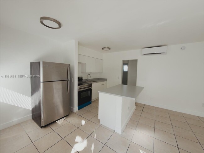 Photo - 1999 N Glades Dr Unidad 3