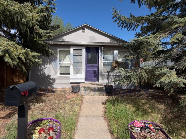 Building Photo - Updated 2 Bedroom Near LaPrele Park
