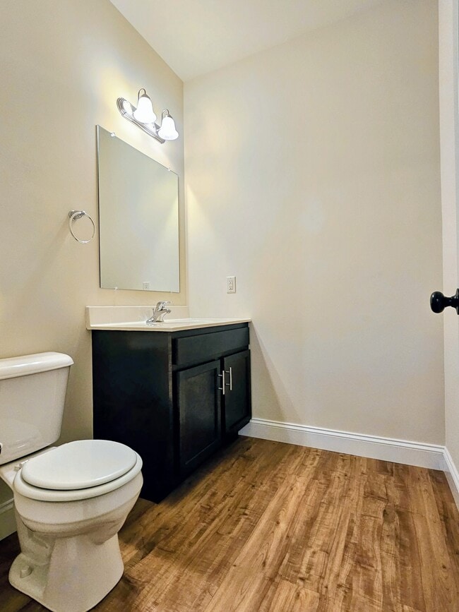 Photo - 361 Cedar Holw