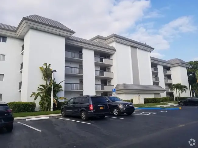 Building Photo - 731 N Pine Island Rd Unit 203 Rental