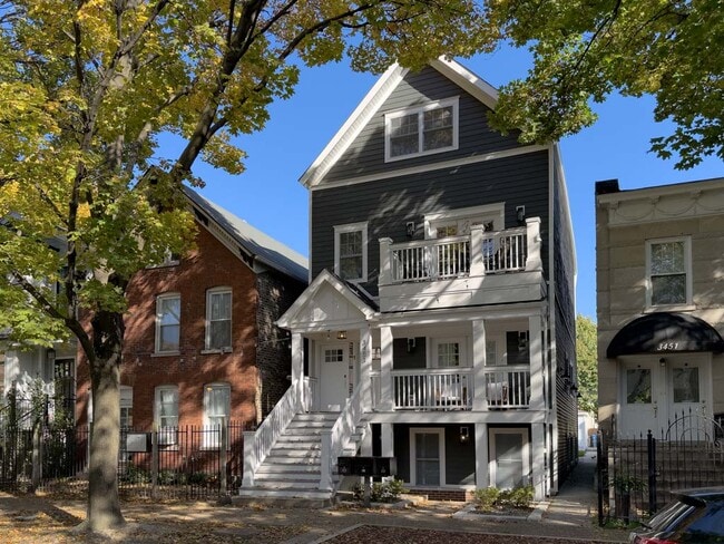 Building Photo - 3453 N Hoyne Ave Unit G