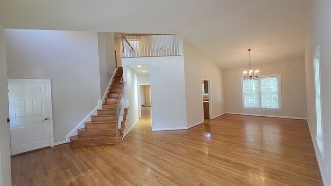 Photo - Stunning and Spacious 5 Bed 4 Bath Colonia...