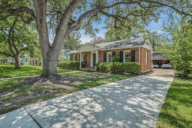 Photo - 1615 Westover Rd