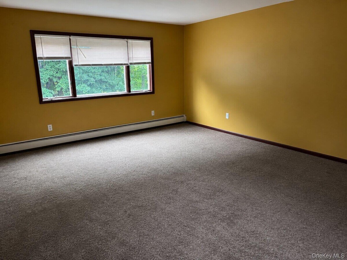 Photo - 749 Mount Sinai-Coram Rd