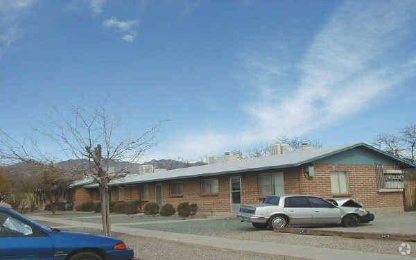Scotts Highlander Apartments - Scotts Highlander Apartments