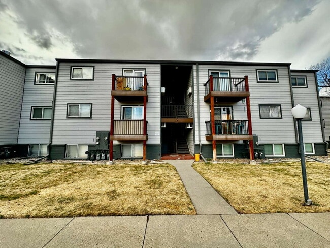 Building Photo - "Charming 2-Bed Condo in Golden, CO - Cozy Living!" Unit L2