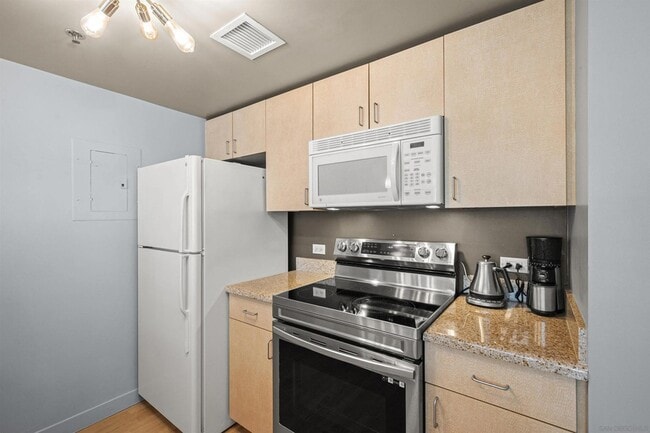 Photo - 425 W Beech St Unit 854