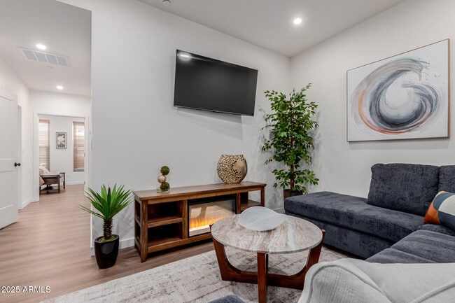 Building Photo - 12005 N Panorama Dr Unit 103