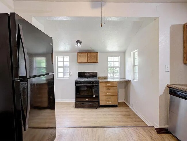 Photo - 4001 Meadowview Dr