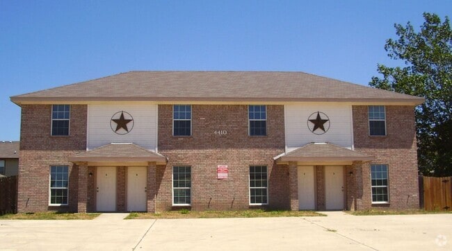 Building Photo - 4410 Sylvia Dr Rental