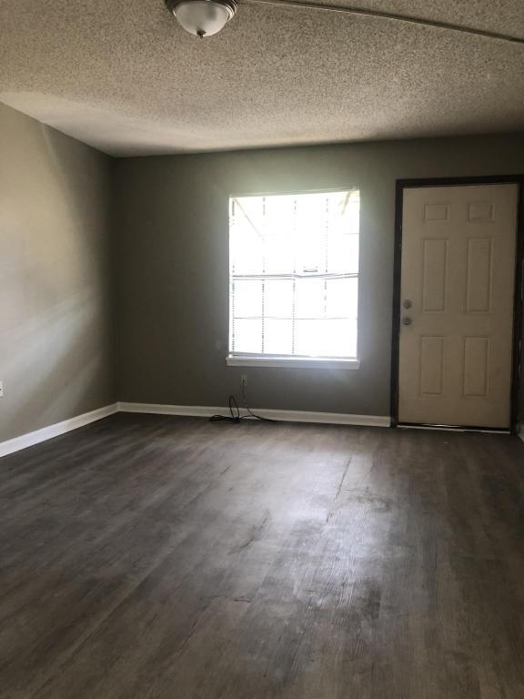 Photo - 2025 Sherwood Meadow Dr