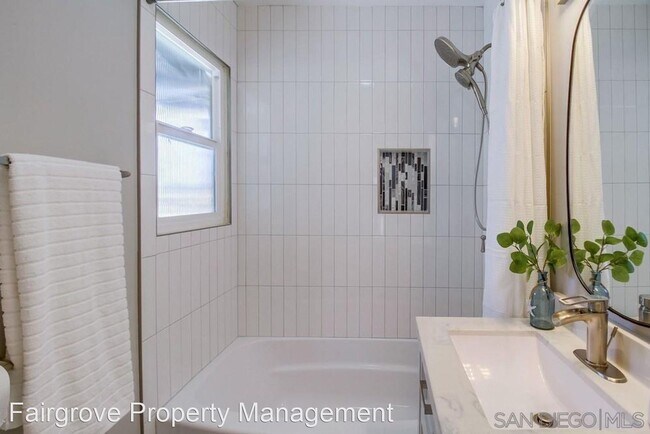 Photo - 1 br, 1 bath House - 3481 Myrtle Ave