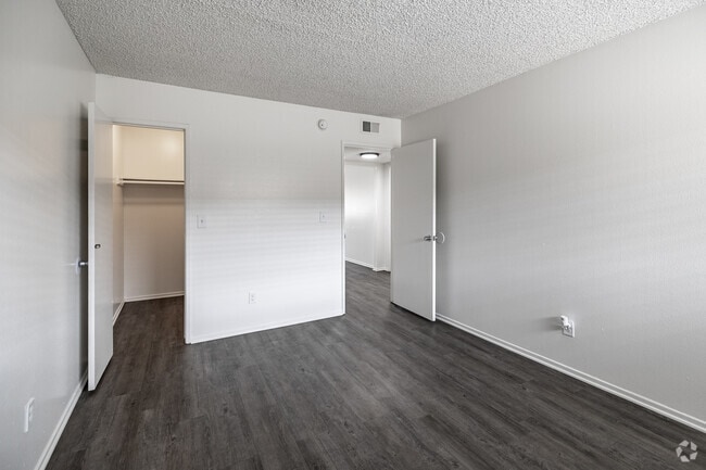 2BR, 1BA - 960SF - Primary Bedroom - Rancho Del Monte